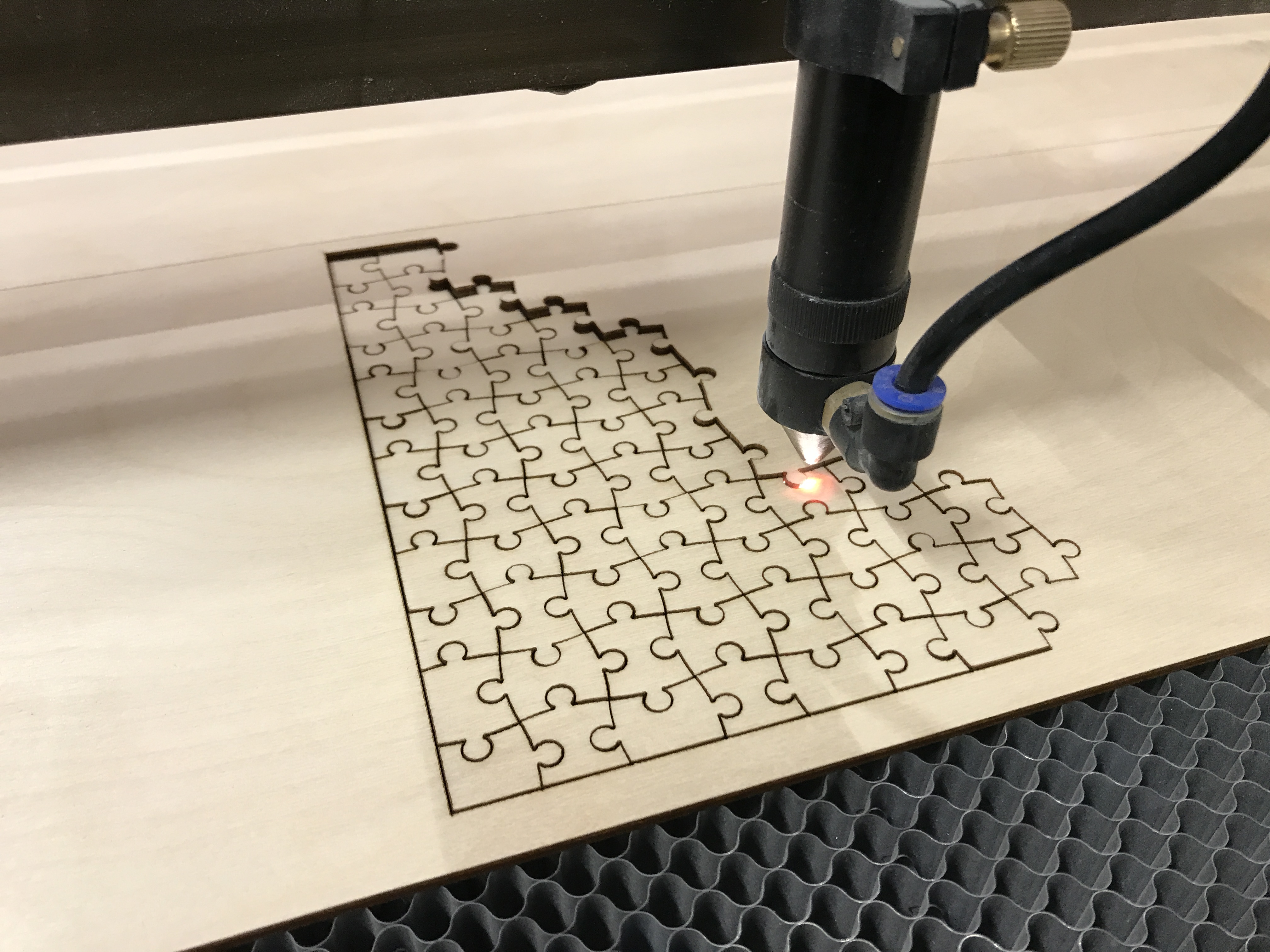 Лазерная резка фанеры в СП Б
