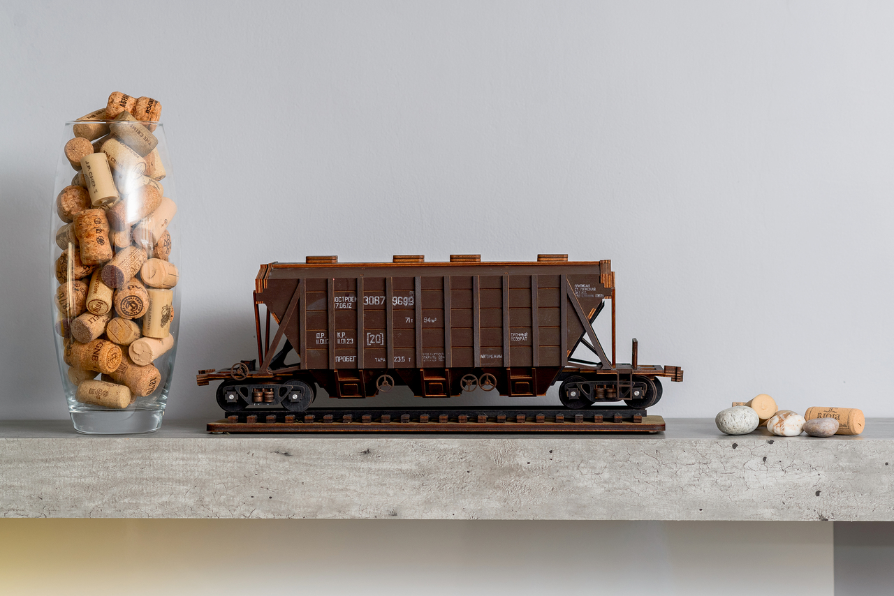 Хоппер-зерновоз серии 11-739