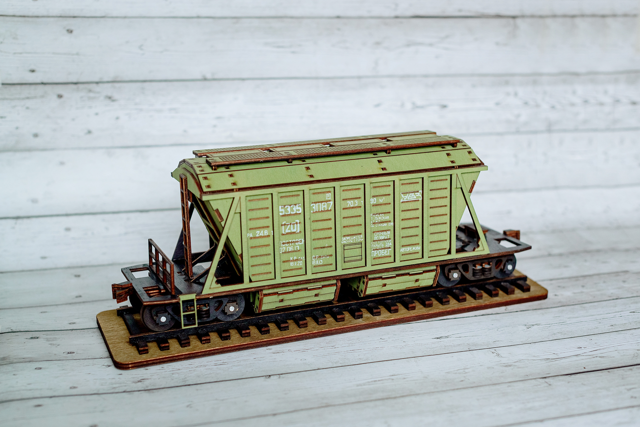 Хоппер-минераловоз серии 11-740