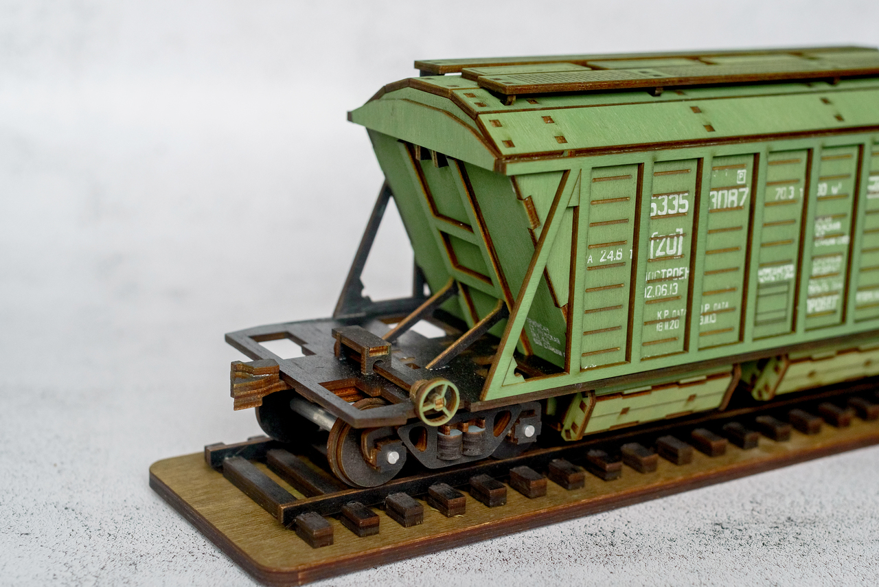 Хоппер-минераловоз серии 11-740