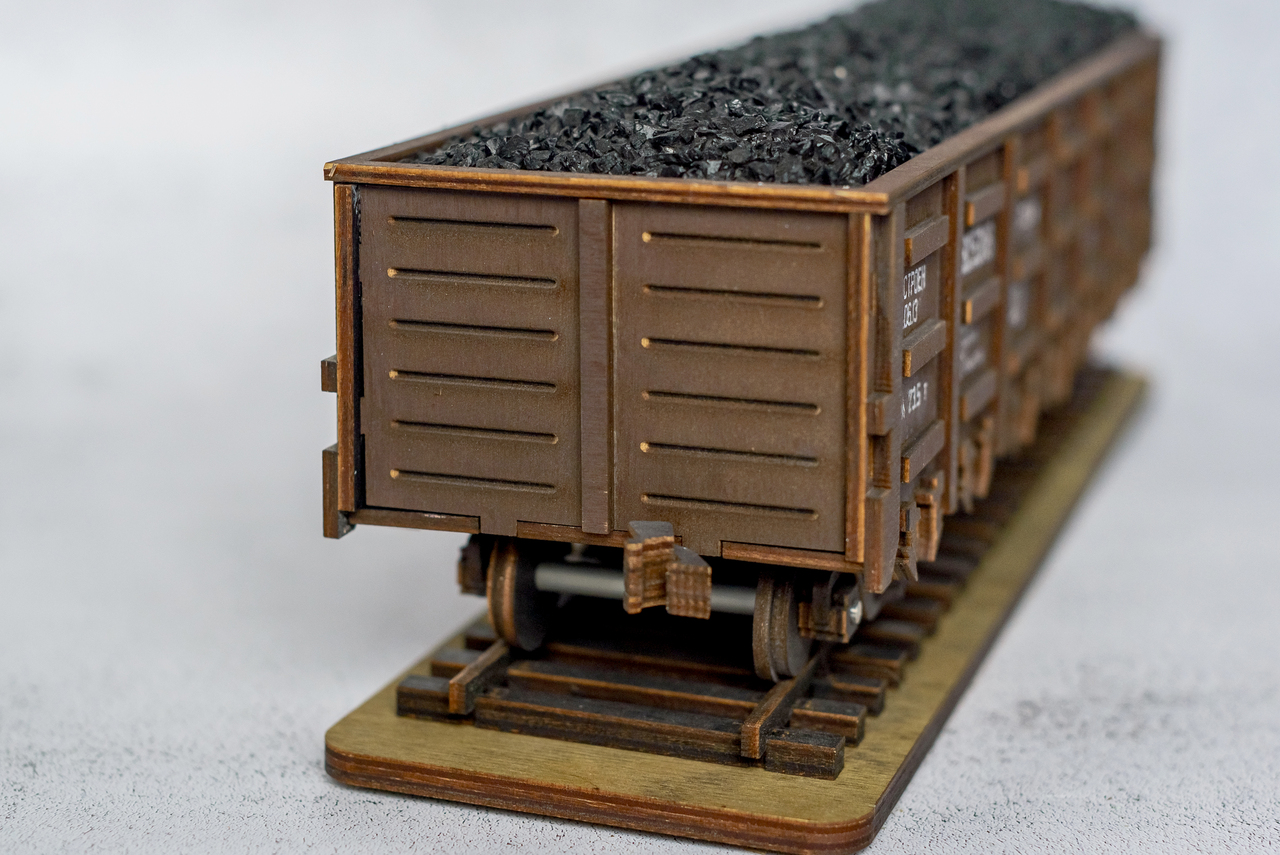 Универсальный полувагон серии 12-753