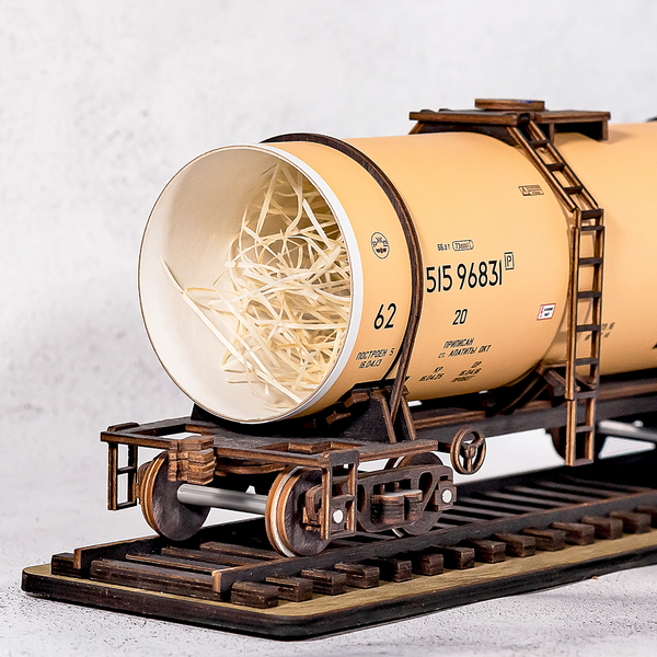 Цистерна бежевая под бензин