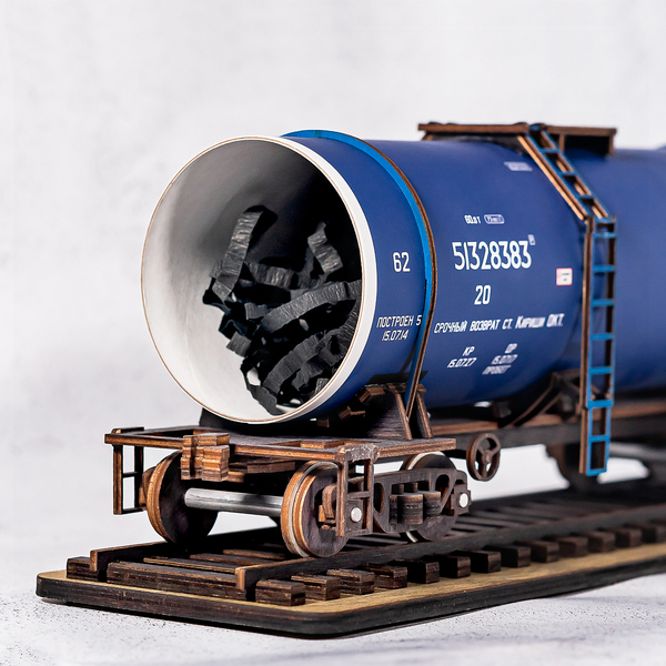 Цистерна синяя под бензин